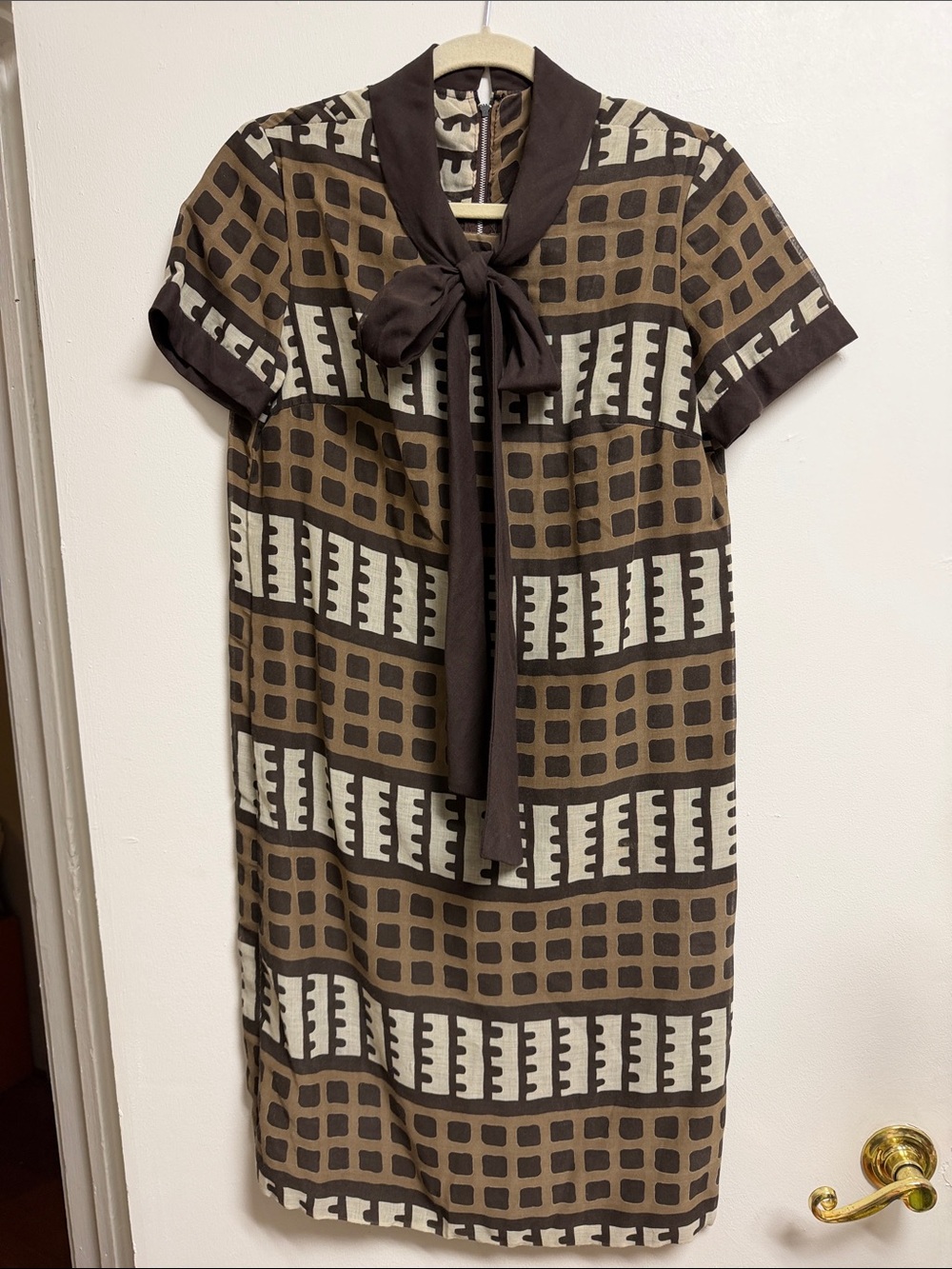 Vintage 50s 60s Brown and Cream Tie-Neck Short Sleeve Retro Midi Dress Small